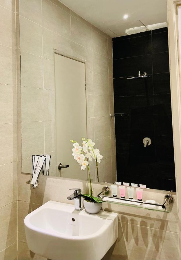 Sina Troika Residence Kota Bharu 2Br Wifi Netflix Pool Esterno foto