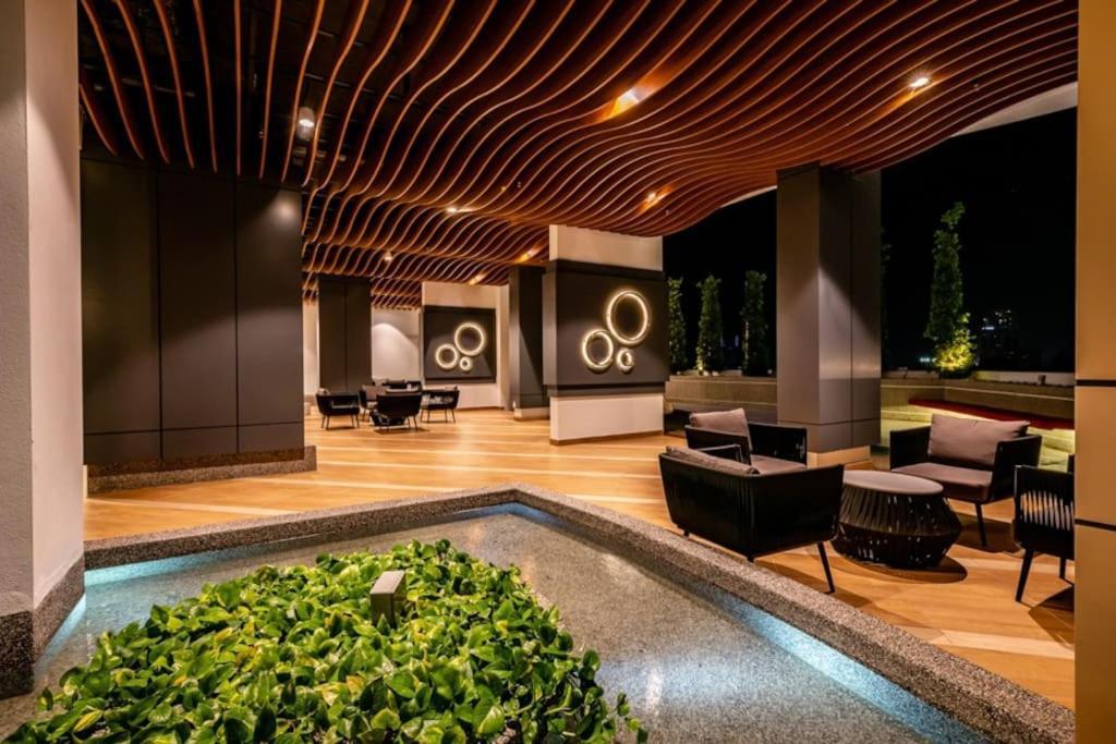 Sina Troika Residence Kota Bharu 2Br Wifi Netflix Pool Esterno foto