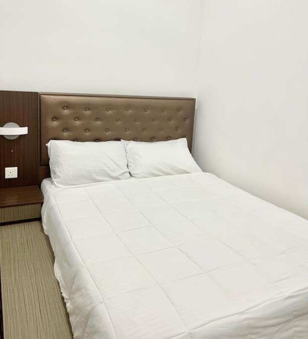 Sina Troika Residence Kota Bharu 2Br Wifi Netflix Pool Esterno foto