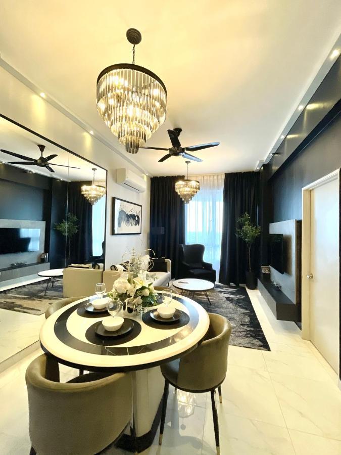 Sina Troika Residence Kota Bharu 2Br Wifi Netflix Pool Esterno foto